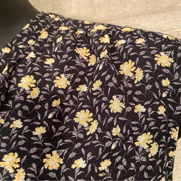 Laura Ashley women’s floral blouse in size 9 - Picture 5 of 7